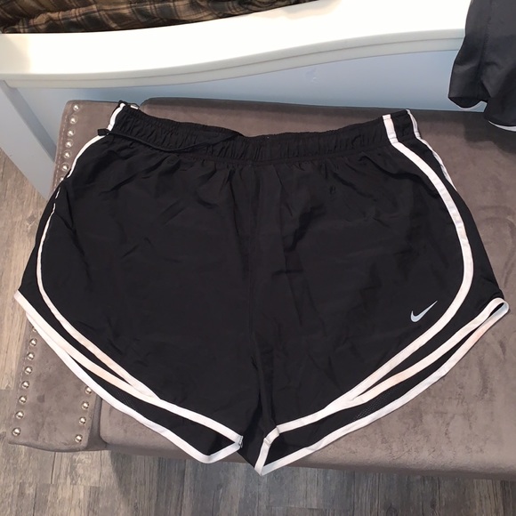 3 pairs of Nike shorts XL $15 each or all for $40 - Picture 5 of 10